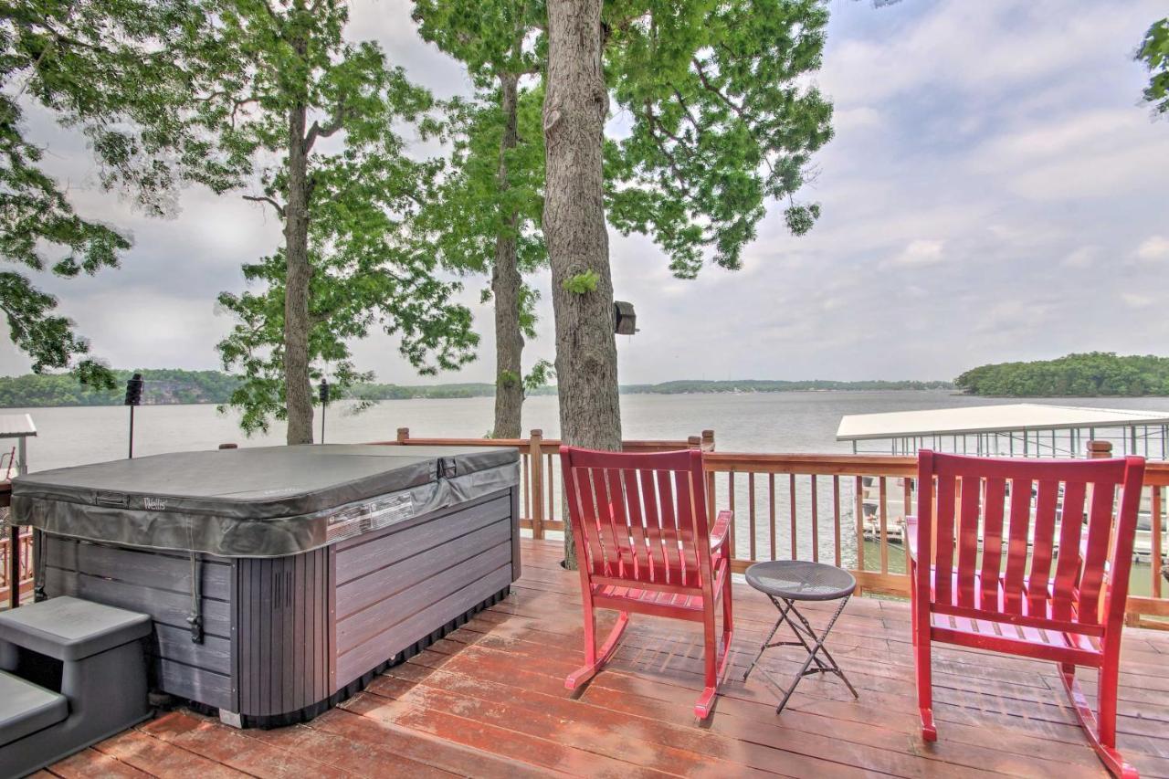 Waterfront Lake Ozark Home With Private Dock! Exterior photo